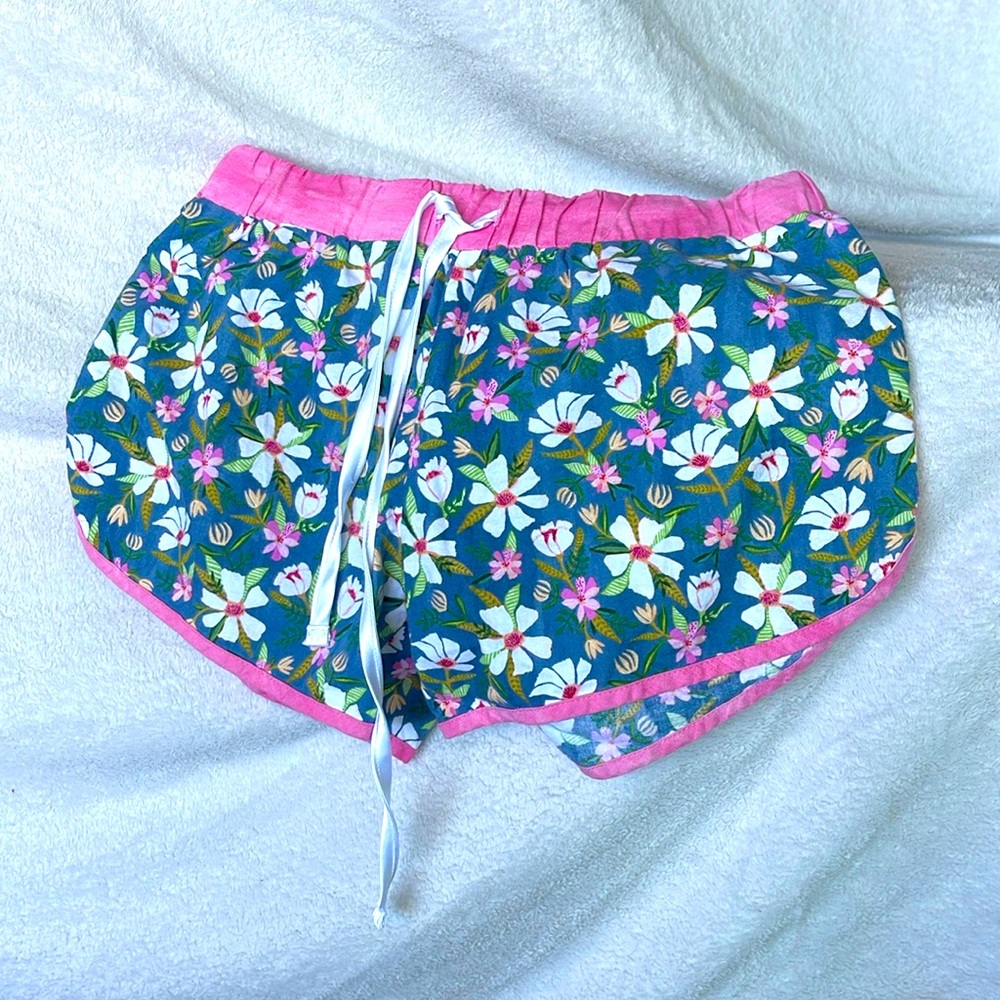 Iza Pearl Short Shorts